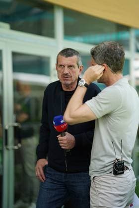 02.05.2024, Miami International Autodrome, Miami, Formula 1 Crypto.com Miami Grand Prix,im Bild Miami Grand Prix ambassoador Günther Steiner im Sky Deutschland Interview. Defodi-506_20240502_hbr_0489
