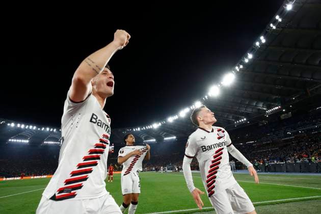 Sport Bilder des Tages Florian Wirtz (Bayer 04 Leverkusen) celebrates with Granit Xhaka (Bayer 04 Leverkusen) after scoring his team s first goal, UEFA Europa League 2023 2024 - Semifinals first leg, AS Roma vs Bayer 04 Leverkusen, Olimpico Stadium, May 2, 2024, Rome, Italy.