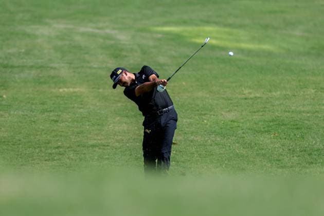 MCKINNEY, TX - MAY 02: Jason Day (AUS) hits from the rough on the 18th hole during the first round of the PGA, Golf Herren CJ Cup Byron Nelson on May 2, 2024, at TUP Craig Ranch in McKinney, TX. (Photo by David Buono Icon Sportswire) GOLF: MAY 02 PGA CJ CUP Byron Nelson EDITORIAL USE ONLY Icon240502127