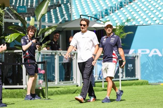 RUSSELL George (gbr), Mercedes AMG F1 Team W15, PEREZ Sergio (mex), Red Bull Racing RB20, portrait during the Formula 1 Crypto.com Miami Grand Prix 2024, 6th round of the 2024 Formula One World Championship, WM, Weltmeisterschaft from May 3 to 5, 2024 on the Miami International Autodrome, in Miami, United States of America - F1 - MIAMI GRAND PRIX 2024 DPPI Panoramic 240503_R06_MIAMI_DP_AV3_2952