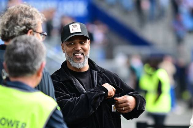 Fußball I Herren I 2023-2024 I 2. Bundesliga I 32. Spieltag I Hamburger SV - FC St. Pauli I 3.5.2024 Freisteller, Zaungast Patrick Coach Esume Hamburg Volksparkstadion Hamburg Deutschland