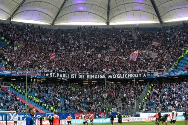 03.05.2024, xtgx, Fussball - 2.Bundesliga, Hamburger SV - FC St.Pauli emspor, v.l. Symbolfoto, Symbolbild, Fans FC St.Pauli, Die Ulras von St.Pauli wurden aus Sichterheitsgruenden in den Oberrang gesetzt (DFL DFB REGULATIONS PROHIBIT ANY USE OF PHOTOGRAPHS as IMAGE SEQUENCES and or QUASI-VIDEO) Hamburg