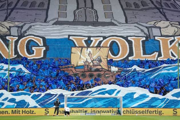 03.05.2024, xtgx, Fussball - 2.Bundesliga, Hamburger SV - FC St.Pauli emspor, v.l. Symbolfoto, Symbolbild, HSV Fans mit einer Choreo, Banner, Bild, Spruchband (DFL DFB REGULATIONS PROHIBIT ANY USE OF PHOTOGRAPHS as IMAGE SEQUENCES and or QUASI-VIDEO) Hamburg