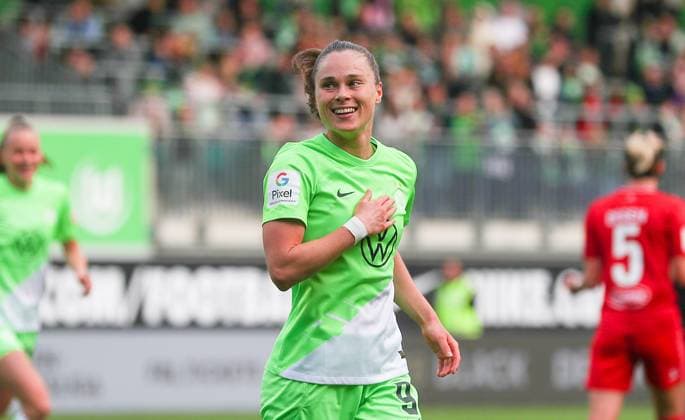Sport Bilder des Tages VfL vs. Köln, BL Frauen Wolfsburg, 03.05.2024, FUßBALL - VfL Wolfsburg vs. 1. FC Köln, Google Pixel Frauen-Bundesliga, Saison 2023 24. Ewa Pajor (VfL Wolfsburg) jubelt nach ihrem Tor zum 2:0 Wolfsburg
