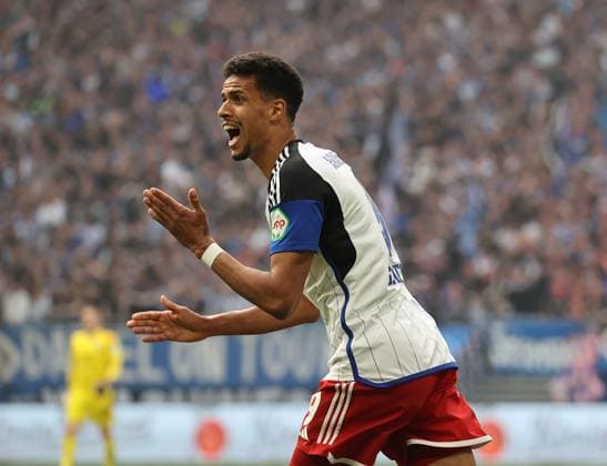 tor zaehlt nicht, Robert Glatzel (HSV) Fussball, Herren, Saison 2023 2024, 2.BL, Volksparkstadion, Hamburger SV gegen FC St Pauli, Stadtderby DFL REGULATIONS PROHIBIT ANY USE OF PHOTOGRAPHS AS IMAGE SEQUENCES AND OR QUASI-VIDEO.