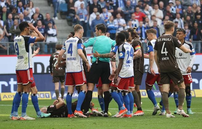 diskussion, Robert Glatzel (HSV) tor zaehlt nicht Fussball, Herren, Saison 2023 2024, 2.BL, Volksparkstadion, Hamburger SV gegen FC St Pauli, Stadtderby DFL REGULATIONS PROHIBIT ANY USE OF PHOTOGRAPHS AS IMAGE SEQUENCES AND OR QUASI-VIDEO.