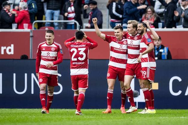 2. Fussball Bundesliga: Fortuna Düsseldorf 1895 - 1. FC Nürnberg; 03.05.2024 Jubel zum 2:0 durch Vincent Vermeij (Fortuna Düsseldorf, 9) Shinta Appelkamp (Fortuna Düsseldorf, 23), Yannik Engelhardt (Fortuna Düsseldorf, 6), Emmanuel Iyoha (Fortuna Düsseldorf, 19) 2. Fussball Bundesliga: Fortuna Düsseldorf 1895 - 1. FC Nürnberg, Düsseldorf, Merkur Spiel-Arena DFL REGULATIONS PROHIBIT ANY USE OF PHOTOGRAPHS AS IMAGE SEQUENCES AND OR QUASI-VIDEO.