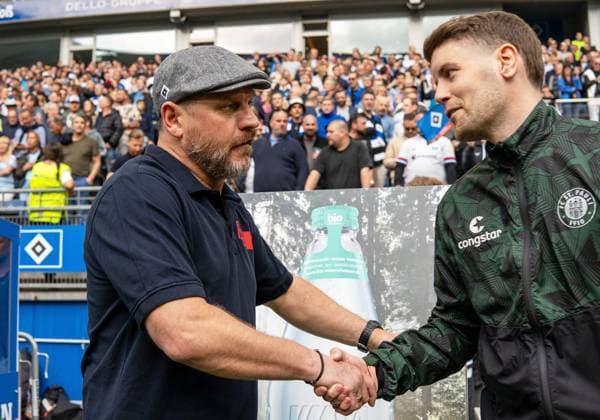 Fussball, Herren, Saison 2023 2024, 2. Bundesliga (32. Spieltag), Hamburger SV - FC St. Pauli, v.l. Trainer Steffen Baumgart (HSV), Trainer Fabian Hürzeler (FC St. Pauli), 03.05. 2024,