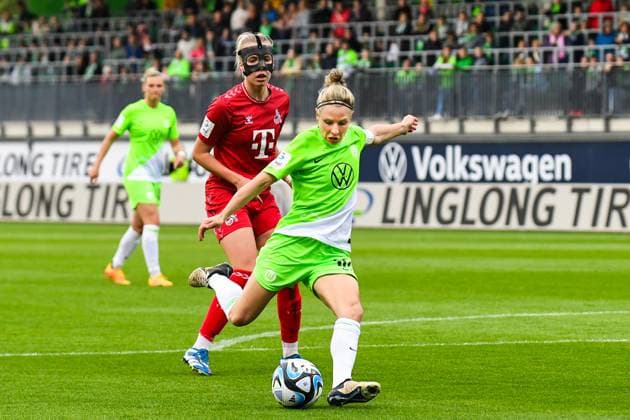 Fußball I Frauen I Saison 2023-2024 I Bundesliga I 20. Spieltag I VfL Wolfsburg - 1. FC Köln I 03.05.2024 Torschuss Svenja Huth (10, VfL Wolfsburg, Kapitän) Freisteller, Nahaufnahme, Porträt, Portrait, Einzelfoto, Einzelbild, Körper Wolfsburg AOK Stadion Niedersachsen Deutschland Copyright: xLobeca InesxHähnelx