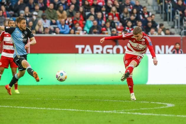 2. Fussball Bundesliga: Fortuna Düsseldorf 1895 - 1. FC Nürnberg; 03.05.2024 Isak Johannesson ( 8 Fortuna Duesseldorf); 2. Fussball Bundesliga: Fortuna Düsseldorf 1895 - 1. FC Nürnberg am 03.05.2024, Düsseldorf.