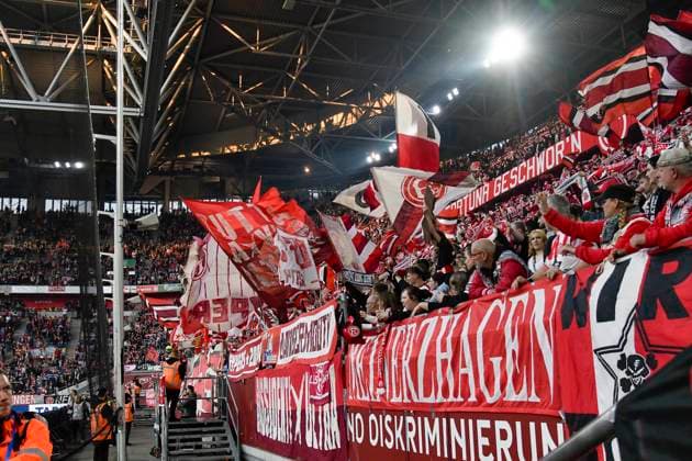 Schlussjubel Schlußjubel Emotion Freude Fankurve Fans Fanblock von Duesseldorf 03.05.2024 Fussball Fortuna Duesseldorf vs 1. FC Nuernberg , Merkur Spiel-Arena, Duesseldorf, DFB DFL REGULATIONS PROHIBIT ANY USE OF PHOTOGRAPHS AS IMAGE SEQUENCES AND OR QUASI-VIDEO NRW Germany