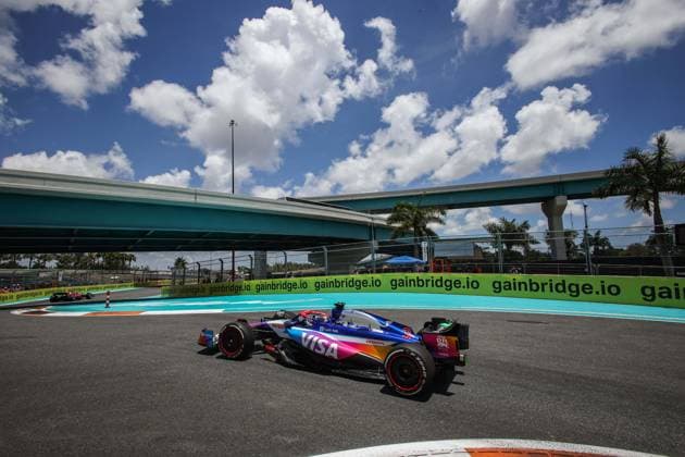 03 RICCIARDO Daniel (aus), Visa Cash App RB F1 Team VCARB 01, action during the Formula 1 Crypto.com Miami Grand Prix 2024, 6th round of the 2024 Formula One World Championship, WM, Weltmeisterschaft from May 3 to 5, 2024 on the Miami International Autodrome, in Miami, United States of America - F1 - MIAMI GRAND PRIX 2024 DPPI Panoramic  240503_R06_MIAMI_DP_XB3_6560