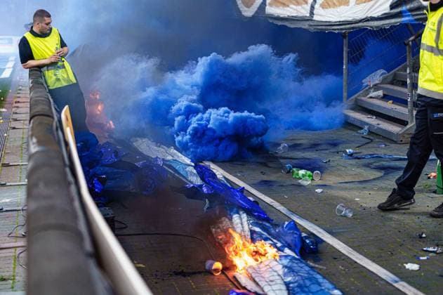 Pyrotechnik Begalo Fans Ultras Hamburger SV GER, Hamburger SV vs. FC St. Pauli, Fussball, 2. Bundesliga, Spieltag 32, Saison 2023 2024, 03.05.2024 DFL REGULATIONS PROHIBIT ANY USE OF PHOTOGRAPHS AS IMAGE SEQUENCES AND OR QUASI-VIDEO GER, Hamburger SV vs. FC St. Pauli, Fussball, 2. Bundesliga, Spieltag 32, Saison 2023 2024, 03.05.2024 Hamburg