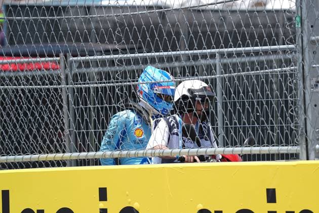 03.05.2024, Miami International Autodrome, Miami, Formula 1 Crypto.com Miami Grand Prix,im Bild Nach seinem Ausfall wird Charles Leclerc (MCO), Scuderia Ferrari HP mit einem Roller zurück in das Fahrerlager gefahren. Defodi-506_20240503_hbr_2681