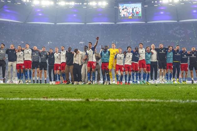 2. Bundesliga - Hamburger SV - FC St. Pauli am 03.05.2024 im Volksparkstadion in Hamburg Jubel über den Derbysieg bei der Mannschaft des HSV Derbysieger
