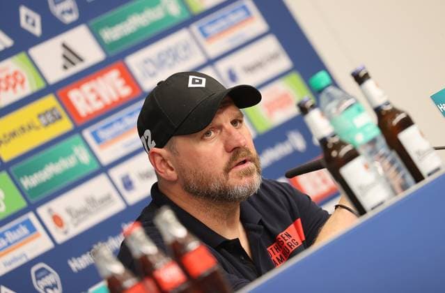 Cheftrainer Steffen Baumgart (HSV) Fussball, Herren, Saison 2023 2024, 2.BL, Volksparkstadion, Hamburger SV gegen FC St Pauli, Stadtderby, 1-0, Derbysieger HSV DFL REGULATIONS PROHIBIT ANY USE OF PHOTOGRAPHS AS IMAGE SEQUENCES AND OR QUASI-VIDEO.