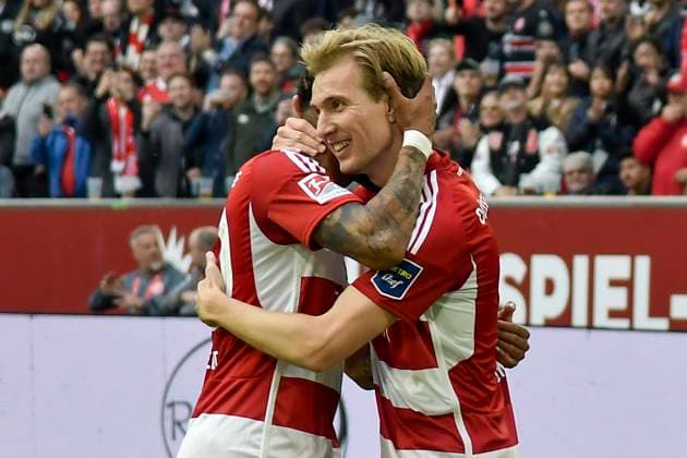 Vincent Vermeij ( 9, Fortuna Duesseldorf) jubelt nach dem Tor zum 1:0 mit Jamil Siebert ( 20, Fortuna Duesseldorf) 03.05.2024 Fussball Fortuna Duesseldorf vs 1. FC Nuernberg , Merkur Spiel-Arena, Duesseldorf, DFB DFL REGULATIONS PROHIBIT ANY USE OF PHOTOGRAPHS AS IMAGE SEQUENCES AND OR QUASI-VIDEO NRW Germany
