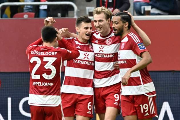 Vincent Vermeij ( 9, Fortuna Duesseldorf) jubelt nach dem Tor zum 2:0 mit Yannik Engelhardt ( 6, Fortuna Duesseldorf) Emmanuel Iyoha ( 19, Fortuna Duesseldorf) Shinta Appelkamp ( 23, Fortuna Duesseldorf) 03.05.2024 Fussball Fortuna Duesseldorf vs 1. FC Nuernberg , Merkur Spiel-Arena, Duesseldorf, DFB DFL REGULATIONS PROHIBIT ANY USE OF PHOTOGRAPHS AS IMAGE SEQUENCES AND OR QUASI-VIDEO NRW Germany