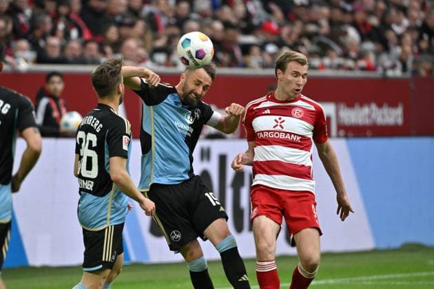 v.re., Vincent Vermeij (Fortuna Duesseldorf), Florian Hübner (1.FC Nuernberg), Lukas Schleimer (1.FC Nuernberg) 03.05.2024, Fussball 2. Bundesliga, 32. Spieltag, Saison 2023 2024 Fortuna Düsseldorf - 1. FC Nürnberg 3:1 Düsseldorf Nordrhein Westfalen Deutschland