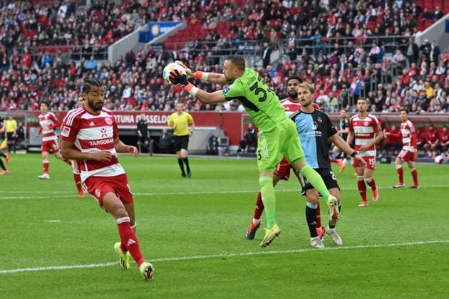 Torwart Florian Kastenmeier (Fortuna Duesseldorf) in Aktion 03.05.2024, Fussball 2. Bundesliga, 32. Spieltag, Saison 2023 2024 Fortuna Düsseldorf - 1. FC Nürnberg 3:1 Düsseldorf Nordrhein Westfalen Deutschland