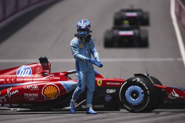 LECLERC Charles (mco), Scuderia Ferrari HP SF-24, portrait during the Formula 1 Crypto.com Miami Grand Prix 2024, 6th round of the 2024 Formula One World Championship, WM, Weltmeisterschaft from May 3 to 5, 2024 on the Miami International Autodrome, in Miami, United States of America - F1 - MIAMI GRAND PRIX 2024 DPPI Panoramic  240503_R06_MIAMI_DP_EA023296