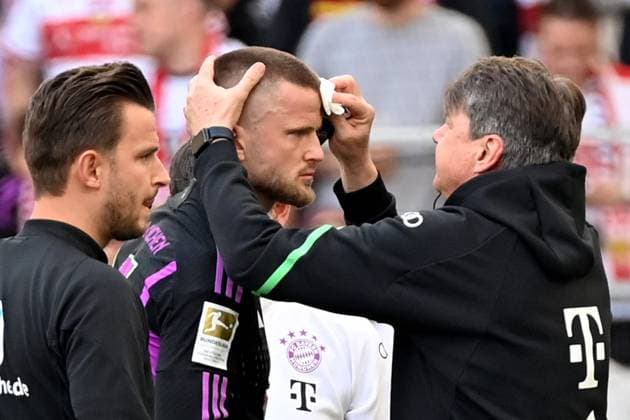 04.05.2024, xjrdrx, Fussball 1.Bundesliga, VfB Stuttgart - FC Bayern München emspor, v.l. Eric Dier of Bayern München wird behandelt (DFL DFB REGULATIONS PROHIBIT ANY USE OF PHOTOGRAPHS as IMAGE SEQUENCES and or QUASI-VIDEO) Stuttgart