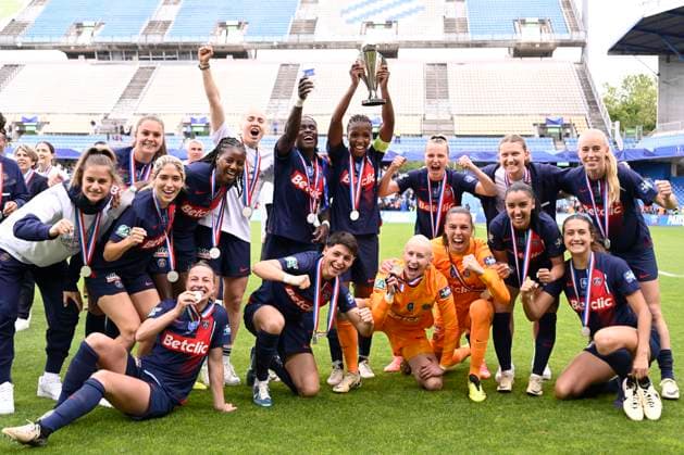 PSG vainqueures de la finale de la Coupe de France FÃ minine 2024 opposant le Paris Saint Germain au FC Fleury 91 au Stade de la Mosson, a Montpellier le 4 mai 2024. FOOTBALL : PSG vs. FC Fleury 91 - Finale Coupe de France Feminine - 04 05 2024 ValentinaClaret Panoramic 