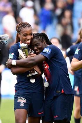 Grace GEYORO (PSG), Tabitha CHAWINGA (PSG) PSG vainqueures de la finale de la Coupe de France FÃ minine 2024 opposant le Paris Saint Germain au FC Fleury 91 au Stade de la Mosson, a Montpellier le 4 mai 2024. FOOTBALL : PSG vs. FC Fleury 91 - Finale Coupe de France Feminine - 04 05 2024 ValentinaClaret Panoramic 