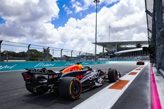 01 VERSTAPPEN Max (nld), Red Bull Racing RB20, action during the Formula 1 Crypto.com Miami Grand Prix 2024, 6th round of the 2024 Formula One World Championship, WM, Weltmeisterschaft from May 3 to 5, 2024 on the Miami International Autodrome, in Miami, United States of America - F1 - MIAMI GRAND PRIX 2024 DPPI Panoramic  240504_R06_MIAMI_DP_AV6_2464