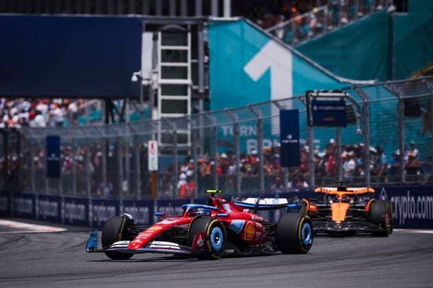 55 SAINZ Carlos (spa), Scuderia Ferrari HP SF-24, action during the Formula 1 Crypto.com Miami Grand Prix 2024, 6th round of the 2024 Formula One World Championship, WM, Weltmeisterschaft from May 3 to 5, 2024 on the Miami International Autodrome, in Miami, United States of America - F1 - MIAMI GRAND PRIX 2024 DPPI Panoramic  240504_R06_MIAMI_DP_EA028285