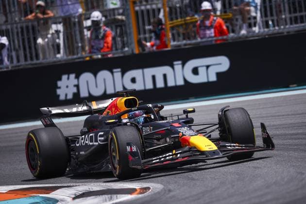01 VERSTAPPEN Max (nld), Red Bull Racing RB20, action during the Formula 1 Crypto.com Miami Grand Prix 2024, 6th round of the 2024 Formula One World Championship, WM, Weltmeisterschaft from May 3 to 5, 2024 on the Miami International Autodrome, in Miami, United States of America - F1 - MIAMI GRAND PRIX 2024 DPPI Panoramic  240504_R06_MIAMI_DP_EA028302