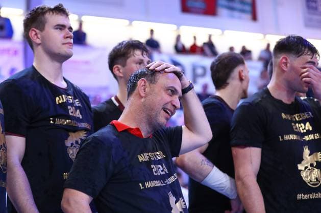 04.05.2024, xtgx, Handball - 2.Handballbundesliga, 1.VfL Potsdam - TV Grosswallstadt emspor, v.l. Hans Robert Bob Hanning (Potsdam, Trainer) jubel ueber den Sieg, Jubel nach Spielende Potsdam