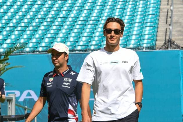 Formel 1 GP Miami USA. 04.05.2024 George Russell 63, Mercedes-AMG Petronas F1 Team, Sergio Perez 11, Oracle Red Bull Racing; Formel 1 GP Miami USA. 04.05.2024 Copyright: xBEAUTIFULxSPORTS Erlhofx