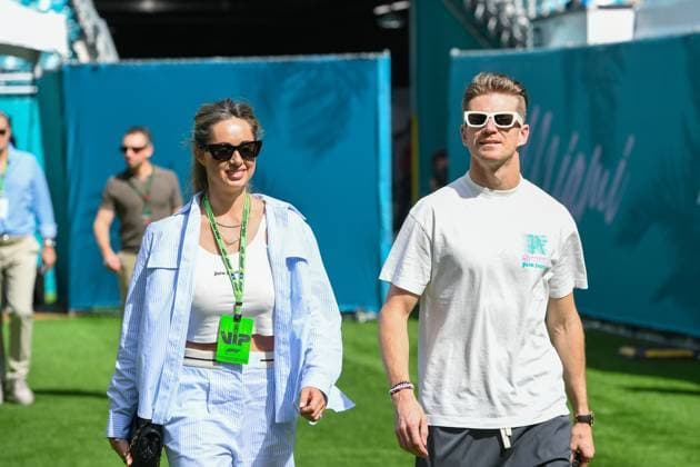 Formel 1 GP Miami USA. 04.05.2024 Nico Hülkenberg 27, MoneyGram Haas F1 Team mit Ehefrau Egle Ruskyte Hülkenberg; Formel 1 GP Miami USA. 04.05.2024 Copyright: xBEAUTIFULxSPORTS Erlhofx