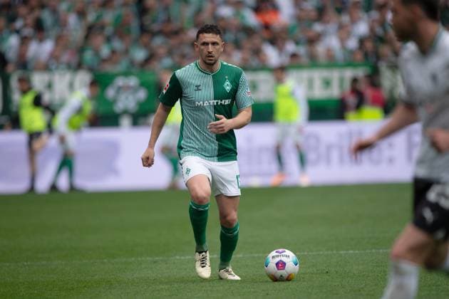 Milos VELJKOVIC (HB) , Aktion, Einzelaktion, Fussball 1. Bundesliga, 32. Spieltag, SV Werder Bremen (HB) - Borussia Moenchengladbach 2-2 am 20.04.2024 in Bremen Deutschland. DFL regulations prohibit any use of photographs as image sequences and or quasi-video Â