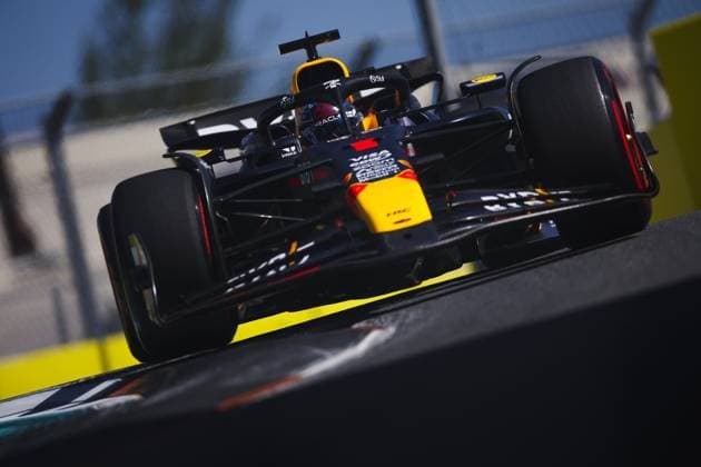 Sport Bilder des Tages 01 VERSTAPPEN Max (nld), Red Bull Racing RB20, action during the Formula 1 Crypto.com Miami Grand Prix 2024, 6th round of the 2024 Formula One World Championship, WM, Weltmeisterschaft from May 3 to 5, 2024 on the Miami International Autodrome, in Miami, United States of America - F1 - MIAMI GRAND PRIX 2024 DPPI Panoramic  240504_R06_MIAMI_DP_EA017053