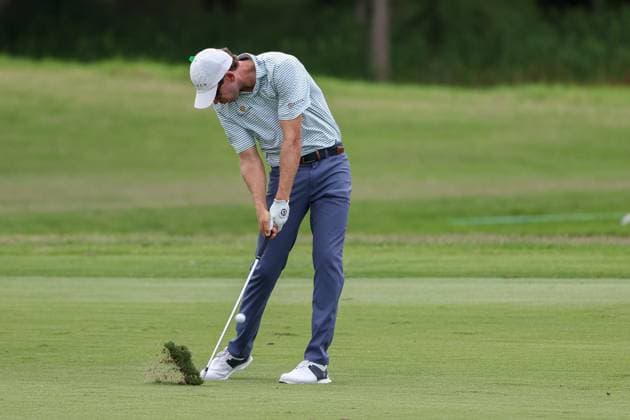 MCKINNEY, TX - MAY 04: Ben Kohles (USA) hits his approach shot on the 10th hole during the third round of the PGA, Golf Herren CJ CUP Byron Nelson on May 4, 2024, at TPC Craig Ranch in McKinney, TX. (Photo by David Buono Icon Sportswire) GOLF: MAY 04 PGA CJ CUP Byron Nelson EDITORIAL USE ONLY Icon240504127