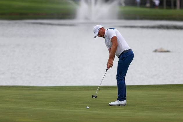 MCKINNEY, TX - MAY 04: Matthew Wallace (ENG) putts a birdie attempt on the 15th green during the third round of the PGA, Golf Herren CJ CUP Byron Nelson on May 4, 2024, at TPC Craig Ranch in McKinney, TX. (Photo by David Buono Icon Sportswire) GOLF: MAY 04 PGA CJ CUP Byron Nelson EDITORIAL USE ONLY Icon240504170