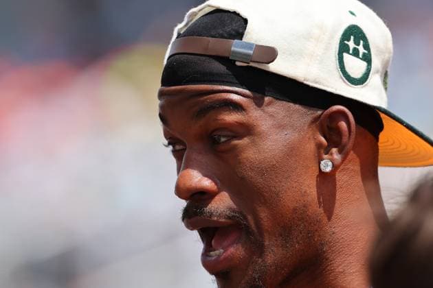 MIAMI GARDENS, FL - MAY 04: Jimmy Butler NBA, Basketball Herren, USA Player on the grid prior to the Formula 1 Sprint Race at the Crypto.com Miami Grand Prix on May 4. 2024 at the Miami International Autodrome in Miami Gardens, Florida. (Photo by Rich Graessle Icon Sportswire) AUTO: MAY 04 F1 Crypto.com Miami Grand Prix EDITORIAL USE ONLY Icon24050436911