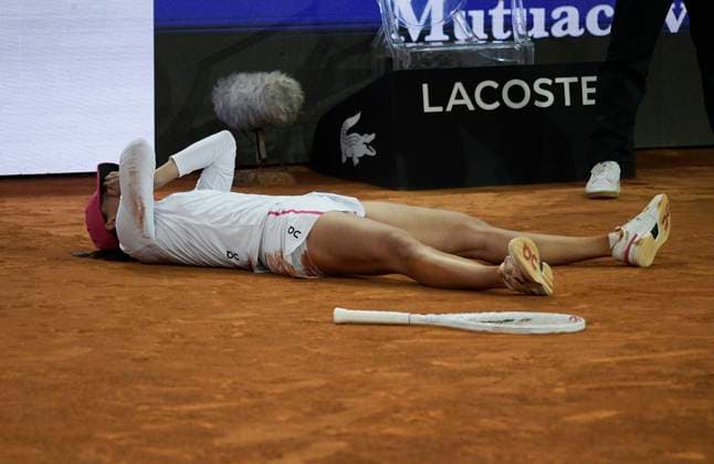 Mutua Madrid Open - Day Twelve Iga Swiatek of Poland is reacting after winning match point following a third set tie-break against Aryna Sabalenka of Belarus during their Women s Singles Final match on Day Twelve of the Mutua Madrid Open at La Caja Magica in Madrid, Spain, on May 4, 2024. Madrid Spain  Copyright: xJuanxCarlosxLucasx originalFilename:lucas-notitle240505_np6NU.jpg