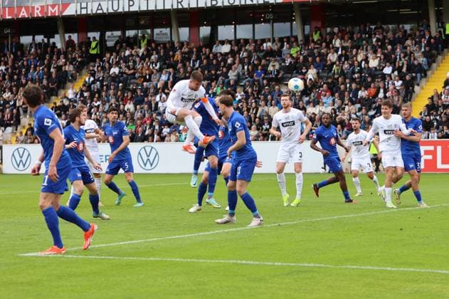 05.05.2024, Fussball, Herren, 2. Bundesliga, Saison 2023 2024, SV 07 Elversberg - Hertha BSC Berlin, Kopfball zum 1:0, Torschütze: Luca Schnellbacher (SV 07 Elversberg) Elversberg Ursapharm-Arena an der Kaiserlinde Saarland Deutschland (DE)