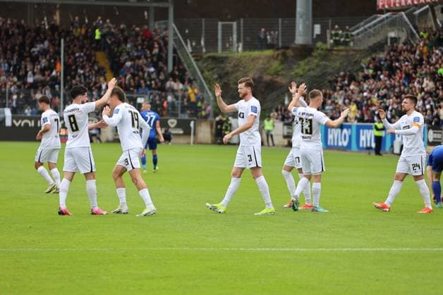 05.05.2024, Fussball, Herren, 2. Bundesliga, Saison 2023 2024, SV 07 Elversberg - Hertha BSC Berlin, Torjubel zum 1:0, Torschütze: Luca Schnellbacher (SV 07 Elversberg) Elversberg Ursapharm-Arena an der Kaiserlinde Saarland Deutschland (DE)