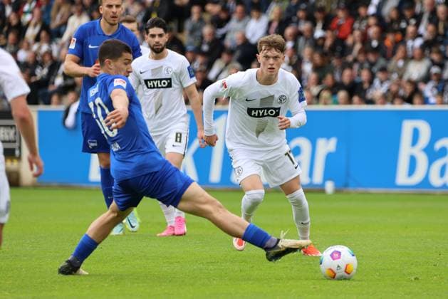 05.05.2024, Fussball, Herren, 2. Bundesliga, Saison 2023 2024, SV 07 Elversberg - Hertha BSC Berlin, Paul Wanner (SV 07 Elversberg), Ibrahim Maza (Hertha BSC) Elversberg Ursapharm-Arena an der Kaiserlinde Saarland Deutschland (DE)