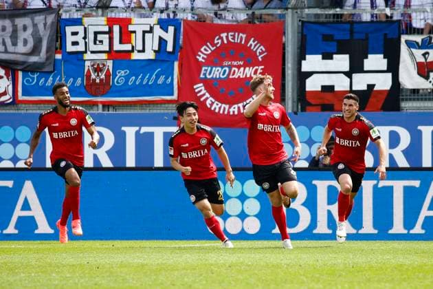 05.05.2024, xavx, Fussball 2.Bundesliga, SV Wehen Wiesbaden - Holstein Kiel emspor, v.l. celebrate the goal, Der Torjubel zum 1:0 durch Marcus Mathisen (SV Wehen Wiesbaden). Das Tor wurde Anschließend durch VAR-Entscheidung zurück genommen. (DFL DFB REGULATIONS PROHIBIT ANY USE OF PHOTOGRAPHS as IMAGE SEQUENCES and or QUASI-VIDEO) Wiesbaden