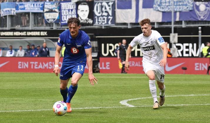 05.05.2024, Fussball, Herren, 2. Bundesliga, Saison 2023 2024, SV 07 Elversberg - Hertha BSC Berlin, Fabian Reese (Hertha BSC) Robin Fellhauer (SV 07 Elversberg) Elversberg Ursapharm-Arena an der Kaiserlinde Saarland Deutschland (DE)