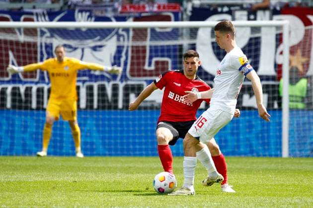 05.05.2024, xavx, Fussball 2.Bundesliga, SV Wehen Wiesbaden - Holstein Kiel emspor, v.l. Robin Heußer (SV Wehen Wiesbaden), Philipp Sander (Holstein Kiel) (DFL DFB REGULATIONS PROHIBIT ANY USE OF PHOTOGRAPHS as IMAGE SEQUENCES and or QUASI-VIDEO) Wiesbaden