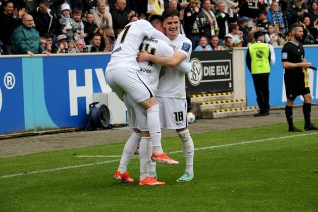 05.05.2024, xmohx, Fussball 2.Bundesliga, SV Elversberg - Hertha BSC Berlin emspor, v.l. Torjubel nach dem Tor zum celebrating the goal celebrate 2:1 durch Luca Schnellbacher (SV Elversberg) mit Paul Wanner (SV Elversberg) Hugo Vandermersch (SV Elversberg) (DFL DFB REGULATIONS PROHIBIT ANY USE OF PHOTOGRAPHS as IMAGE SEQUENCES and or QUASI-VIDEO) Elversberg