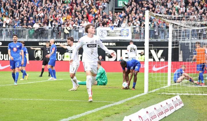 05.05.2024, Fussball, Herren, 2. Bundesliga, Saison 2023 2024, SV 07 Elversberg - Hertha BSC Berlin, Paul Wanner (SV 07 Elversberg) bejubelt sein Tor zum 3:1 Elversberg Ursapharm-Arena an der Kaiserlinde Saarland Deutschland (DE)
