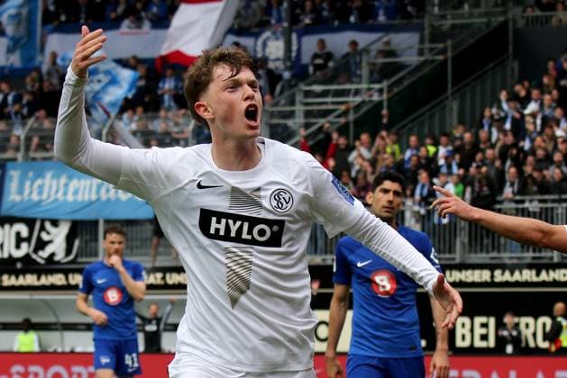 05.05.2024, xmohx, Fussball 2.Bundesliga, SV Elversberg - Hertha BSC Berlin emspor, v.l. Torjubel nach dem Tor zum celebrating the goal celebrate 3:2 durch Paul Wanner (SV Elversberg) (DFL DFB REGULATIONS PROHIBIT ANY USE OF PHOTOGRAPHS as IMAGE SEQUENCES and or QUASI-VIDEO) Elversberg
