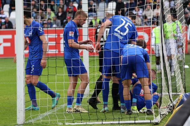 05.05.2024, Fussball, Herren, 2. Bundesliga, Saison 2023 2024, SV 07 Elversberg - Hertha BSC Berlin, Torjubel zum 2:2, Torschütze: Palko Dardai (Hertha BSC) Elversberg Ursapharm-Arena an der Kaiserlinde Saarland Deutschland (DE)